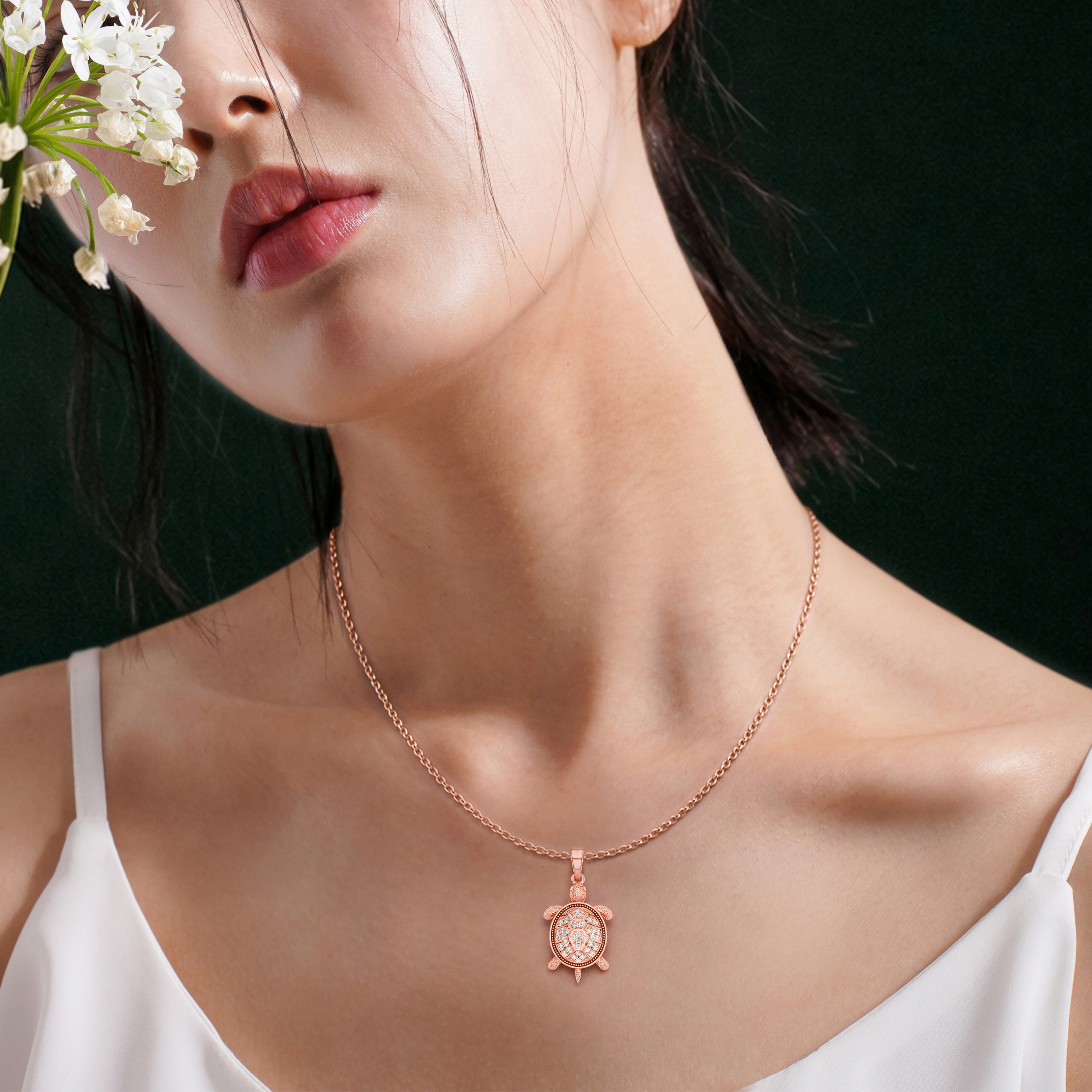 Sea Trot, Turtle Pendant in 18K Rose Gold