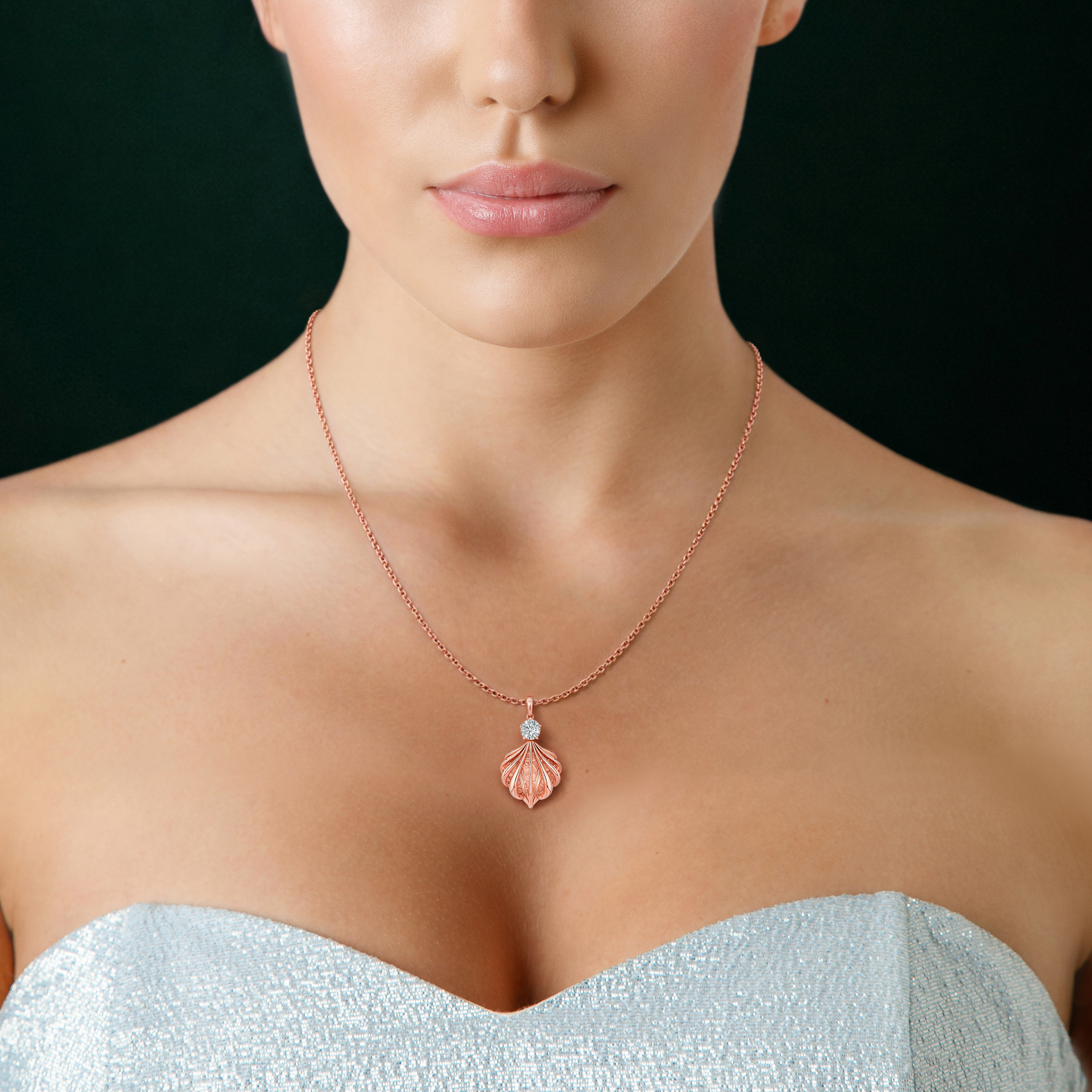 Shelly, Sea Shell Pendant in 18K Rose Gold